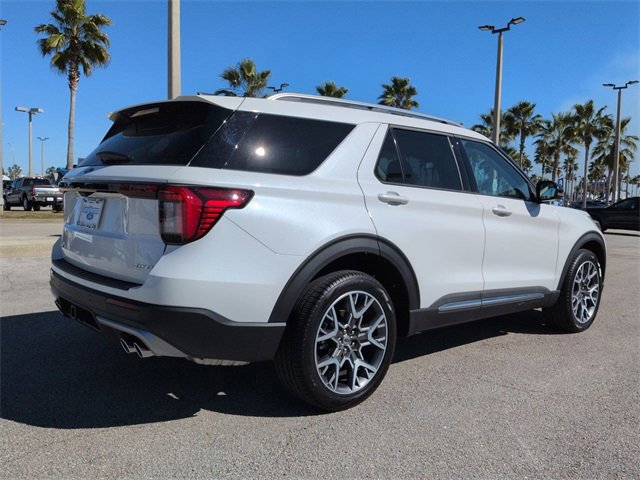 Certified 2025 Ford Explorer Platinum w/ Ultimate Package image 5