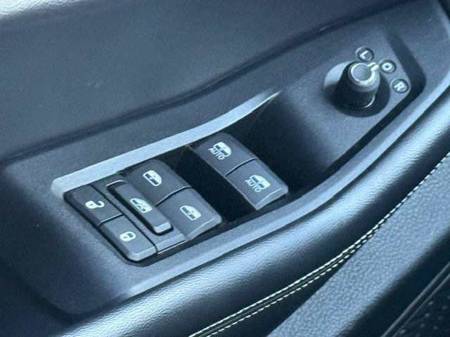 Used 2023 Jeep Grand Cherokee Altitude AWD/4WD image 36