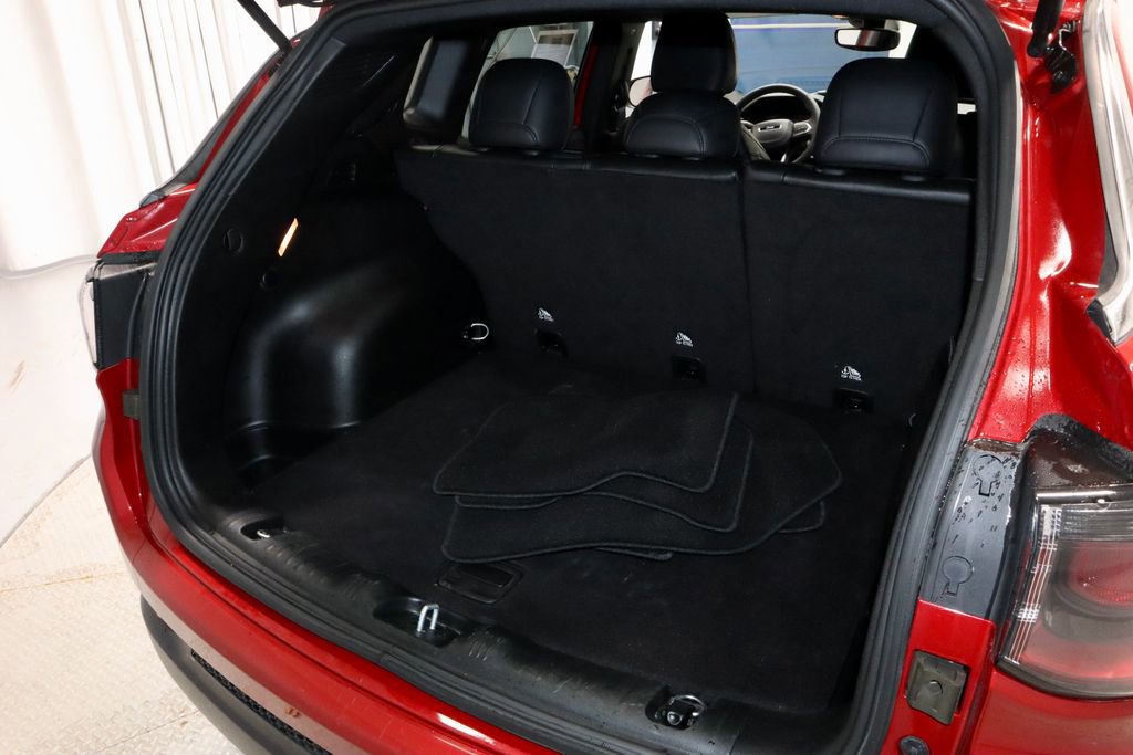 Used 2025 Jeep Compass Latitude image 14