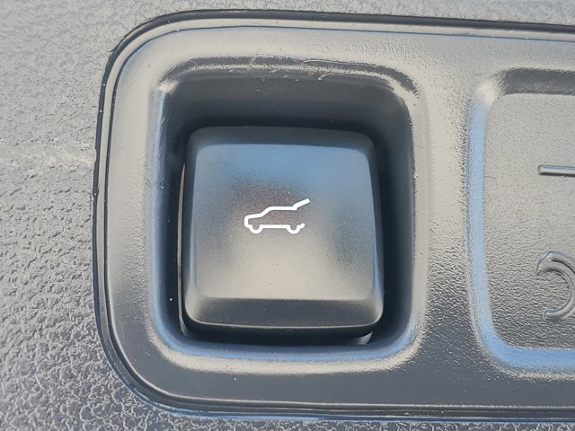 Certified 2023 Ford Expedition Limited image 12