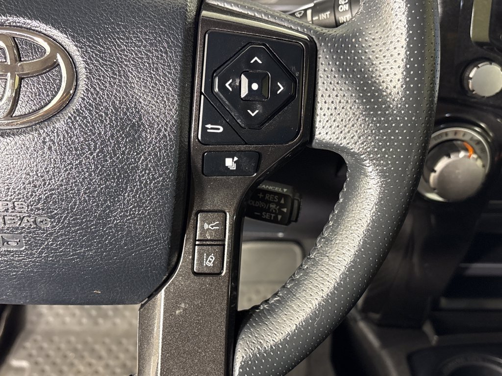 Used 2021 Toyota 4Runner Venture w/ Moonroof Package AWD/4WD image 19