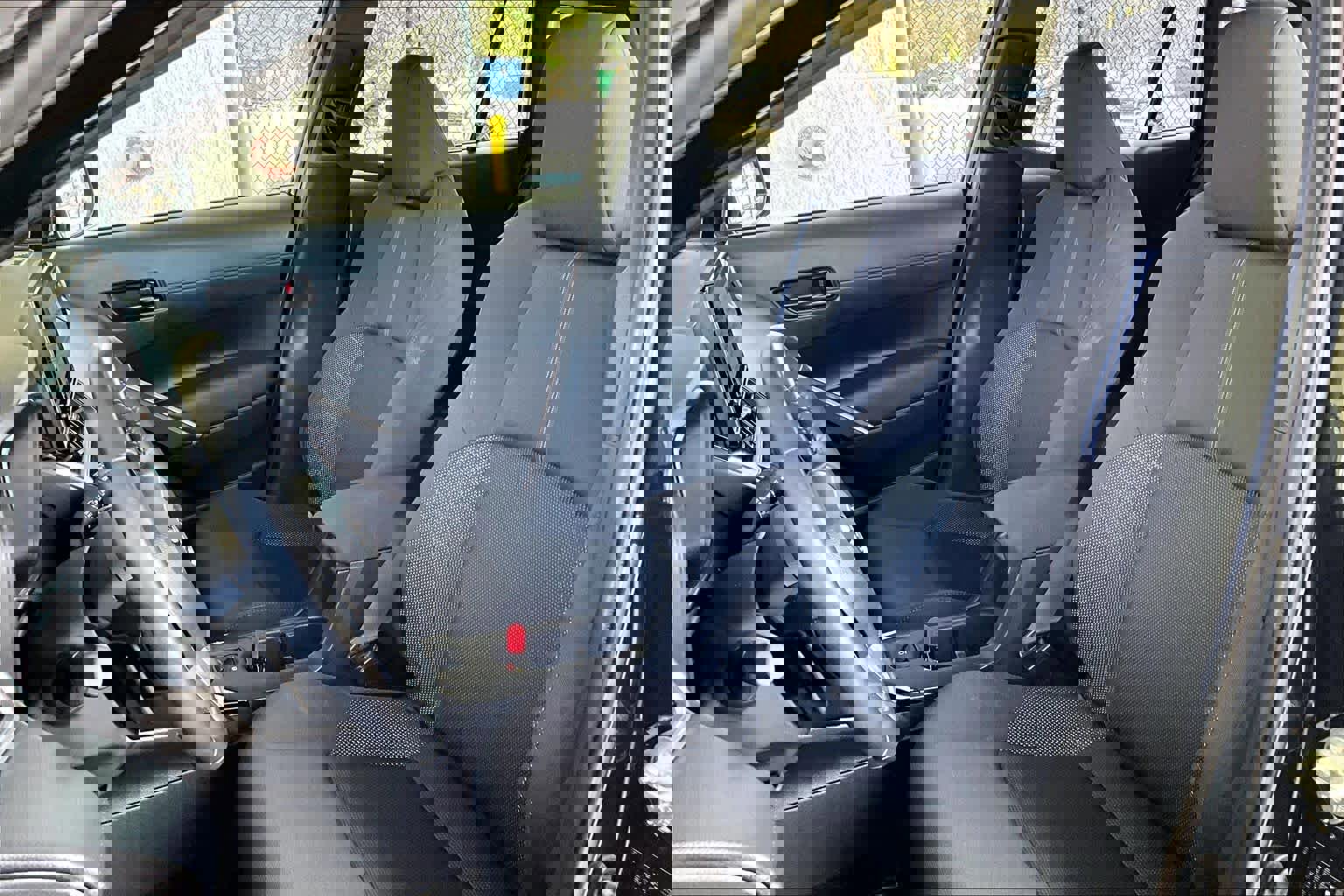 Used 2024 Toyota Corolla Cross SE image 9