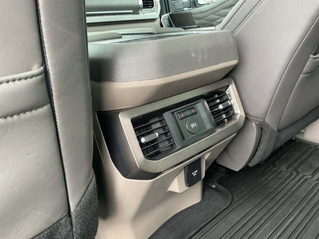 Certified 2026 Ford F450 Platinum w/ Platinum Plus Package AWD/4WD image 28