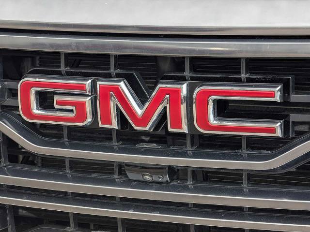 Used 2024 GMC Sierra 1500 AT4 w/ Technology Package AWD/4WD image 11