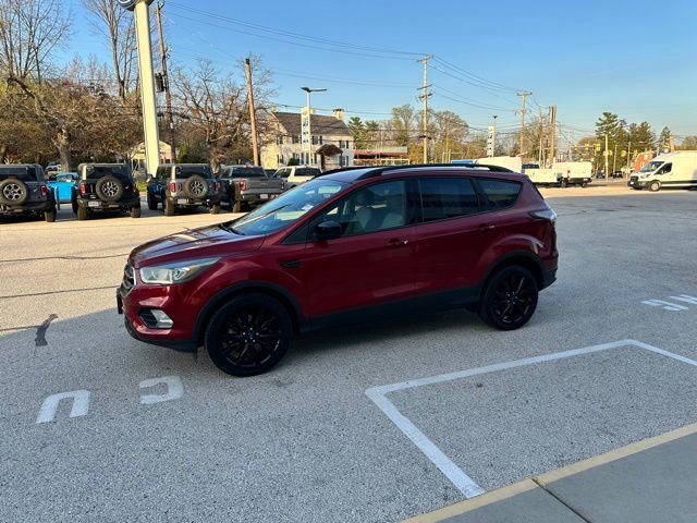 Certified 2017 Ford Escape SE w/ SE Sport Appearance Package AWD/4WD image 4