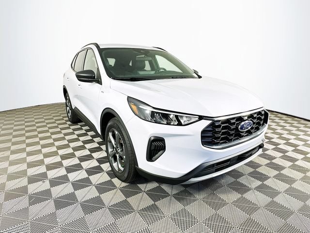 Certified 2025 Ford Escape ST-Line w/ Equipment Group 301A FWD image 4