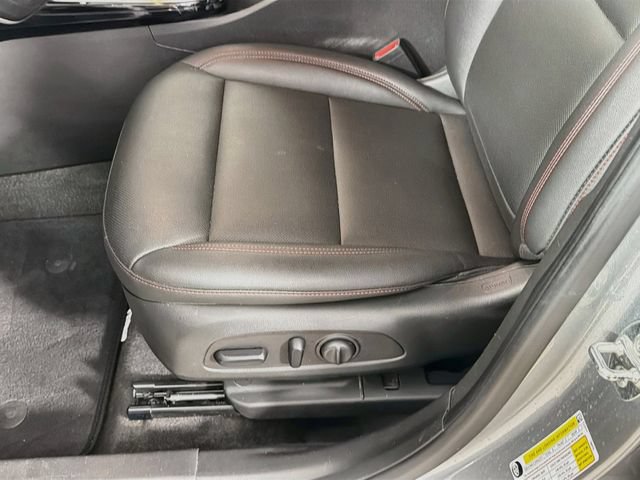 Used 2025 Chevrolet Trax RS w/ Driver Confidence Package FWD image 23