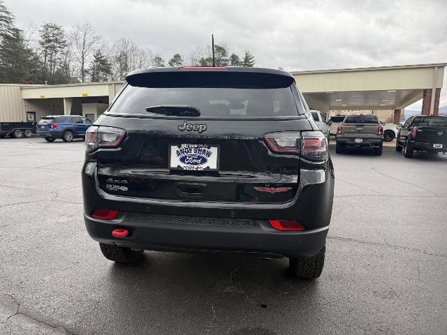 Used 2025 Jeep Compass Trailhawk w/ Trailhawk Elite Group image 4