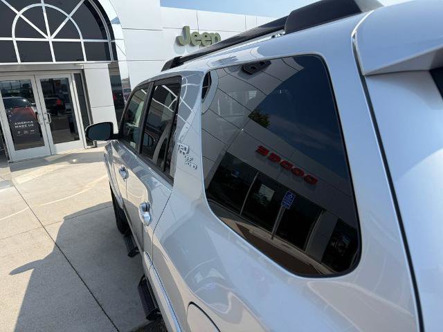 Used 2019 Toyota 4Runner TRD Off-Road Premium AWD/4WD image 21