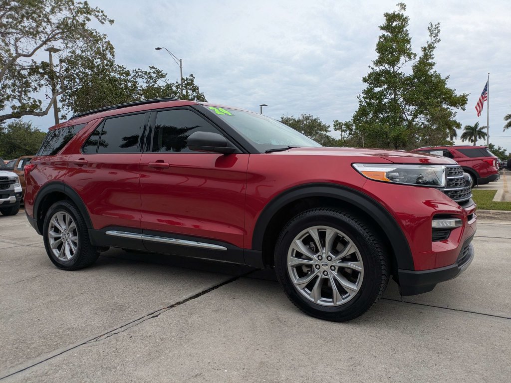Certified 2024 Ford Explorer XLT AWD/4WD image 2
