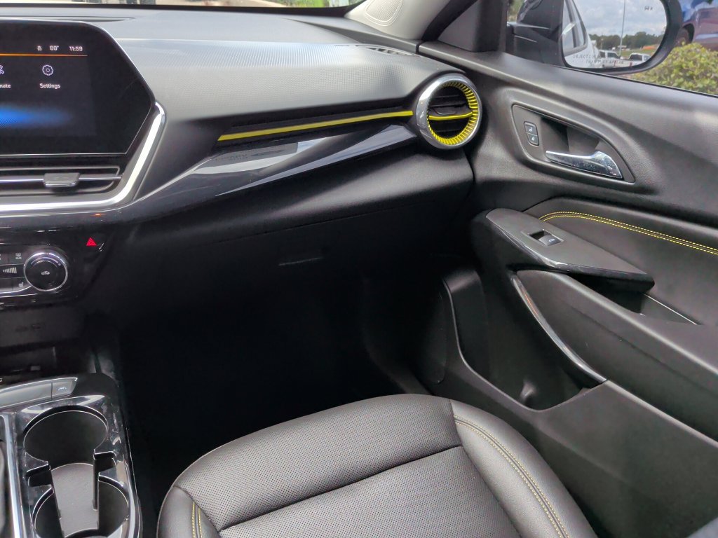 Used 2025 Chevrolet Trax ACTIV w/ Driver Confidence Package FWD image 12