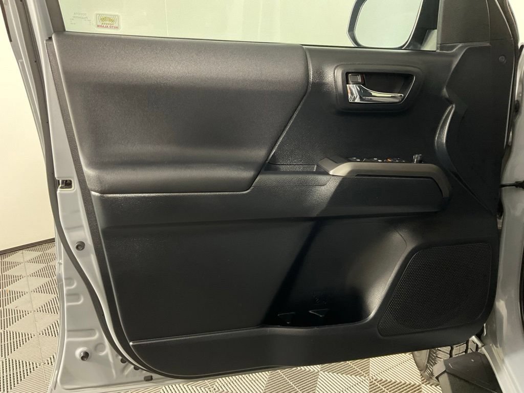Used 2019 Toyota Tacoma TRD Sport RWD image 12