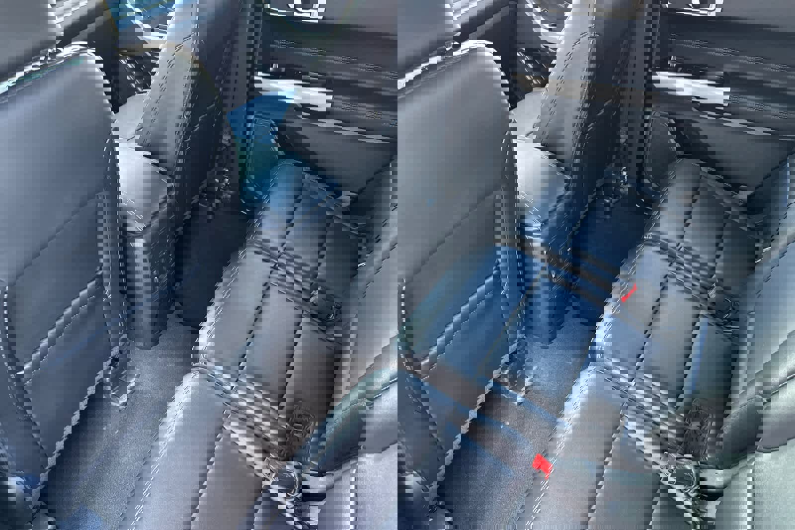 Certified 2024 Ford Explorer XLT w/ Equipment Group 202A image 10