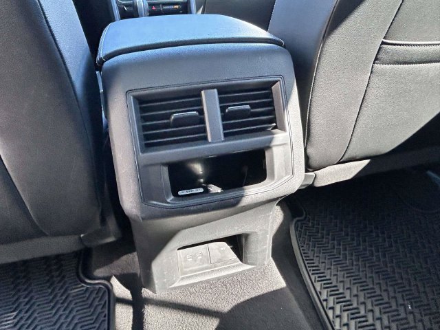 Used 2023 Volkswagen Atlas SEL AWD/4WD image 16