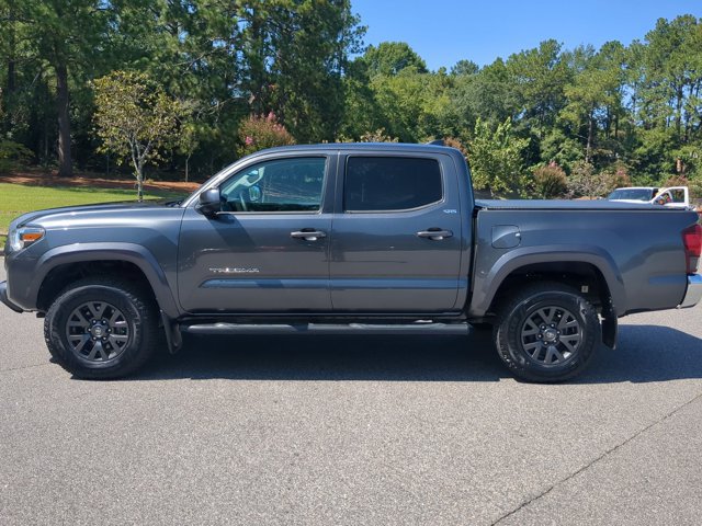 Used 2022 Toyota Tacoma SR5 AWD/4WD image 7