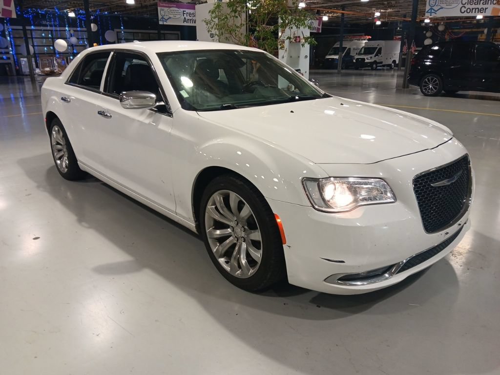 Used 2019 Chrysler 300 Limited RWD video 1
