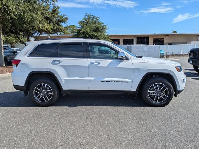Used 2022 Jeep Grand Cherokee Limited w/ Tech Group AWD/4WD image 2