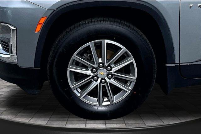 Used 2023 Chevrolet Traverse LT FWD image 9
