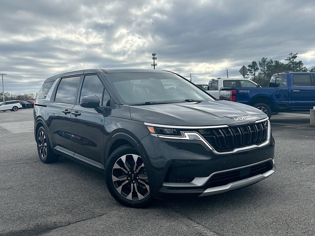 Used 2024 Kia Carnival EX image 5