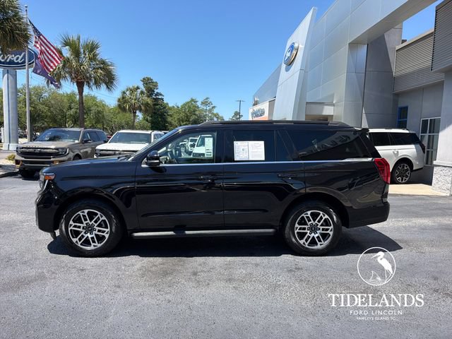 Certified 2025 Ford Expedition Active AWD/4WD image 5