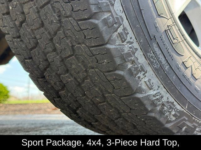 Used 2023 Jeep Gladiator Sport AWD/4WD image 11