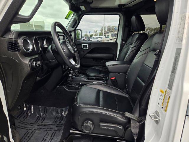 Used 2019 Jeep Wrangler Unlimited Sahara w/ Dual Top Group AWD/4WD image 19