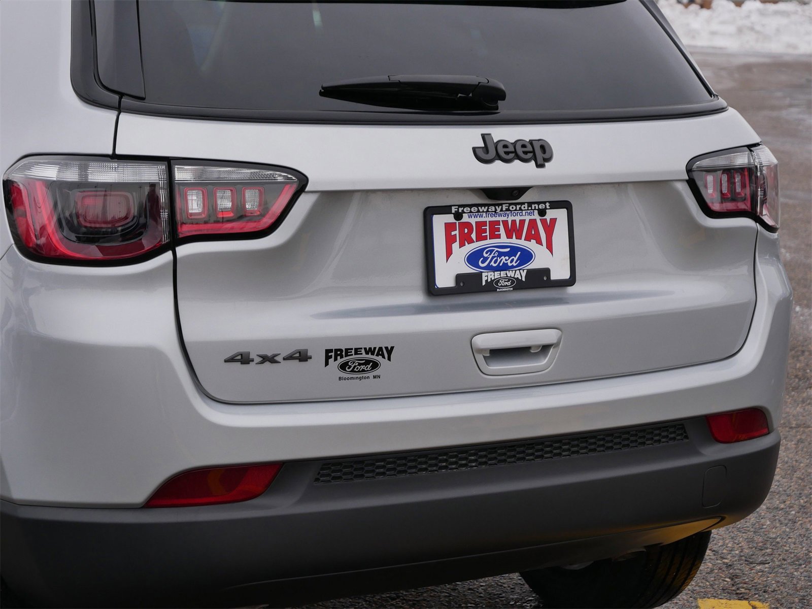 Used 2025 Jeep Compass Latitude w/ Altitude Special Edition image 10