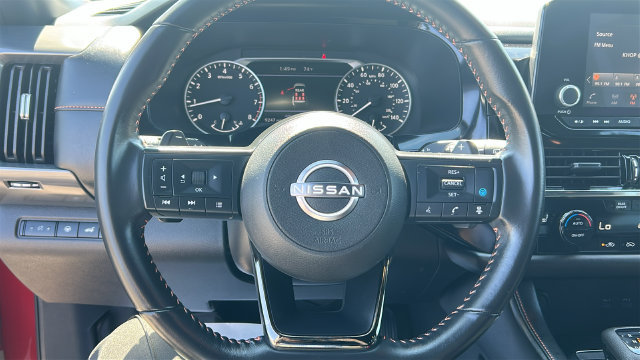 Used 2025 Nissan Pathfinder SV AWD/4WD image 21