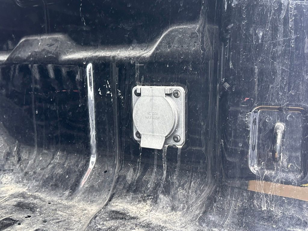 Used 2023 Chevrolet Colorado Z71 w/ Z71 Convenience Package 2 image 17