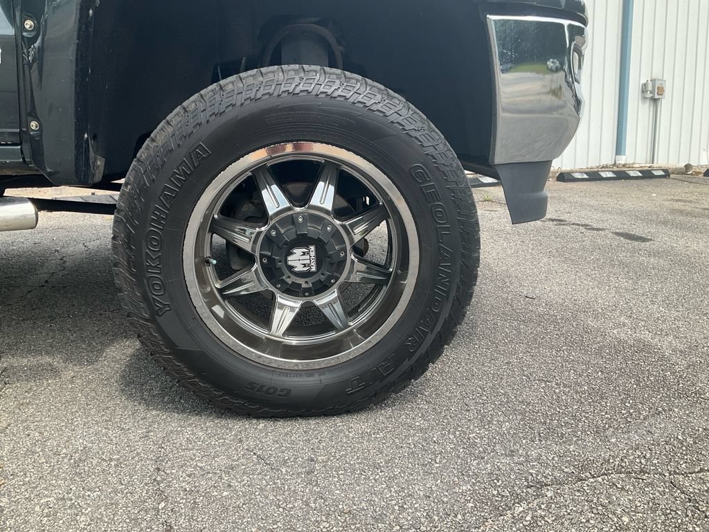 Used 2017 GMC Sierra 1500 SLT w/ Suspension Package, Off-Road AWD/4WD image 10