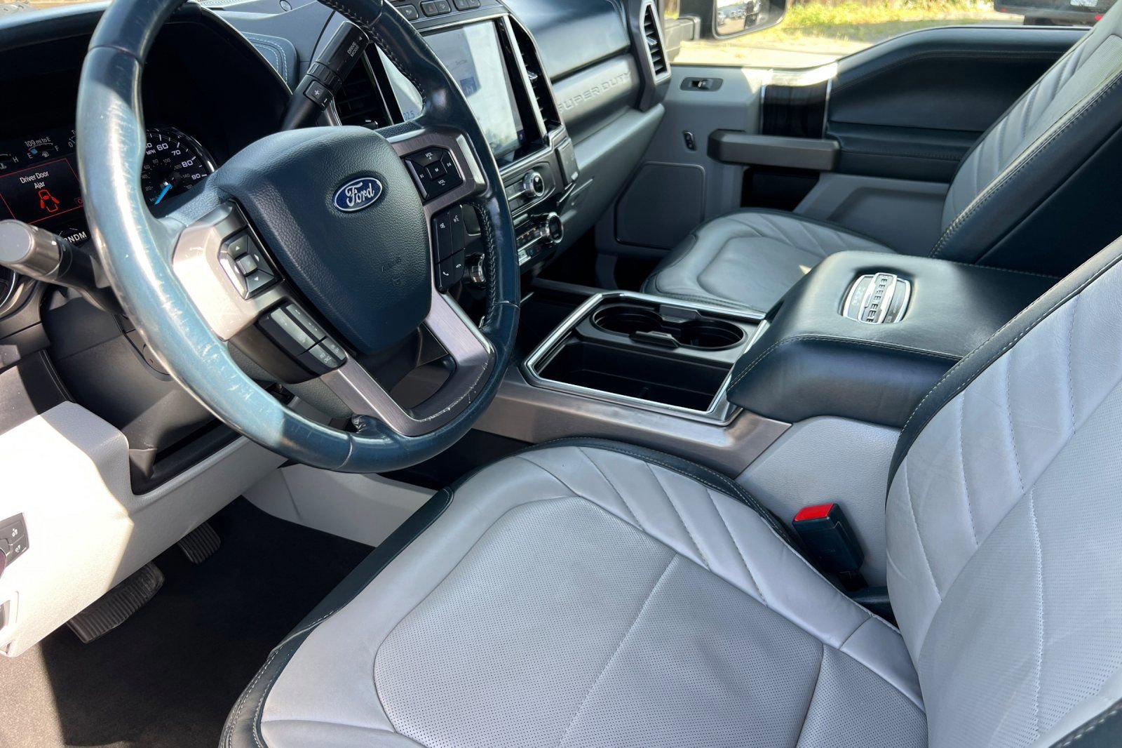 Certified 2022 Ford F250 Limited w/ FX4 Off-Road Package image 11