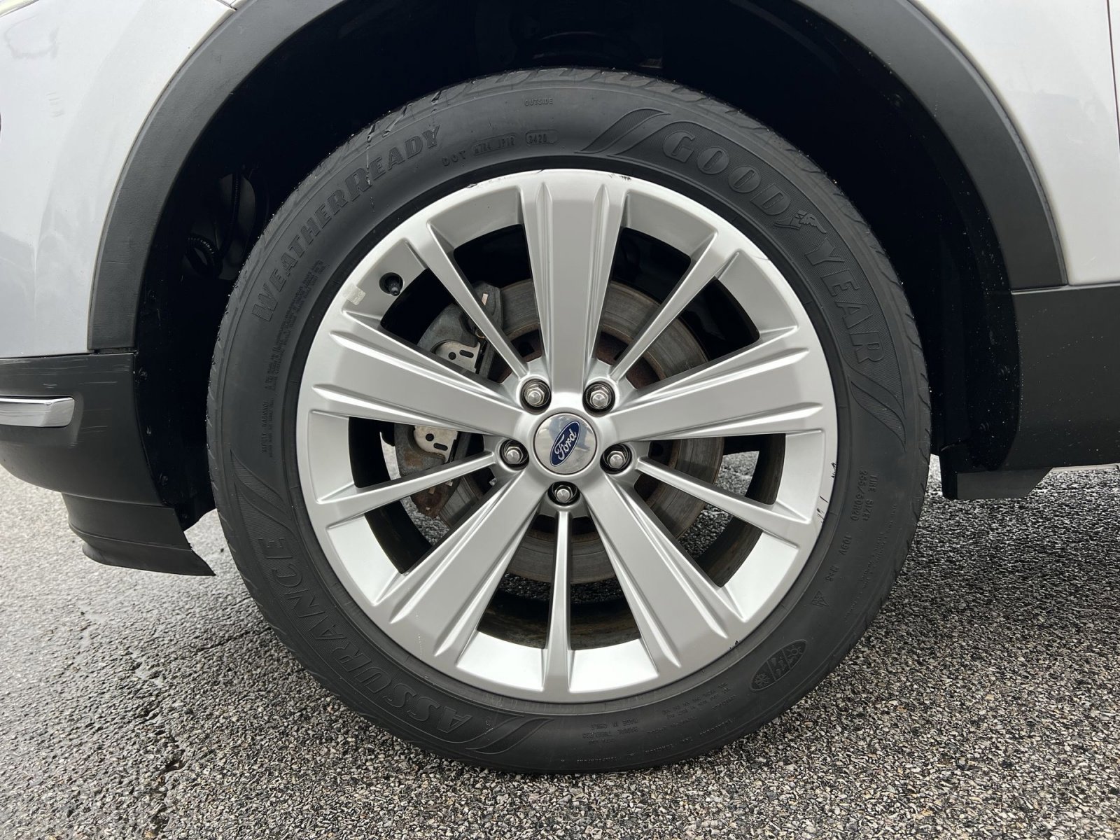 Certified 2019 Ford Explorer Limited w/ Class III Trailer Tow Package image 12