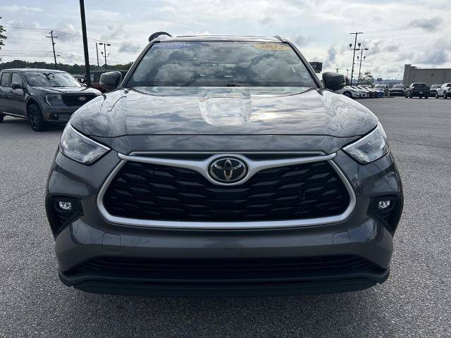Used 2022 Toyota Highlander XLE AWD/4WD image 8