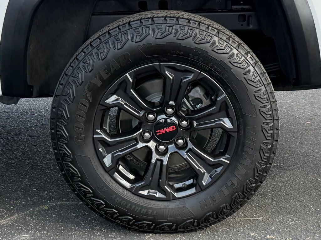 Used 2025 GMC Canyon Elevation image 12