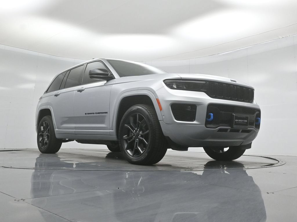 Used 2023 Jeep Grand Cherokee 30th Anniversary AWD/4WD image 44