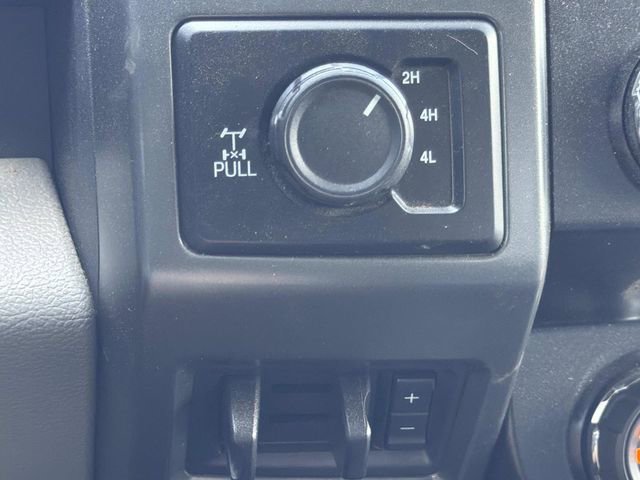 Certified 2020 Ford F250 XLT w/ XLT Premium Package AWD/4WD image 30