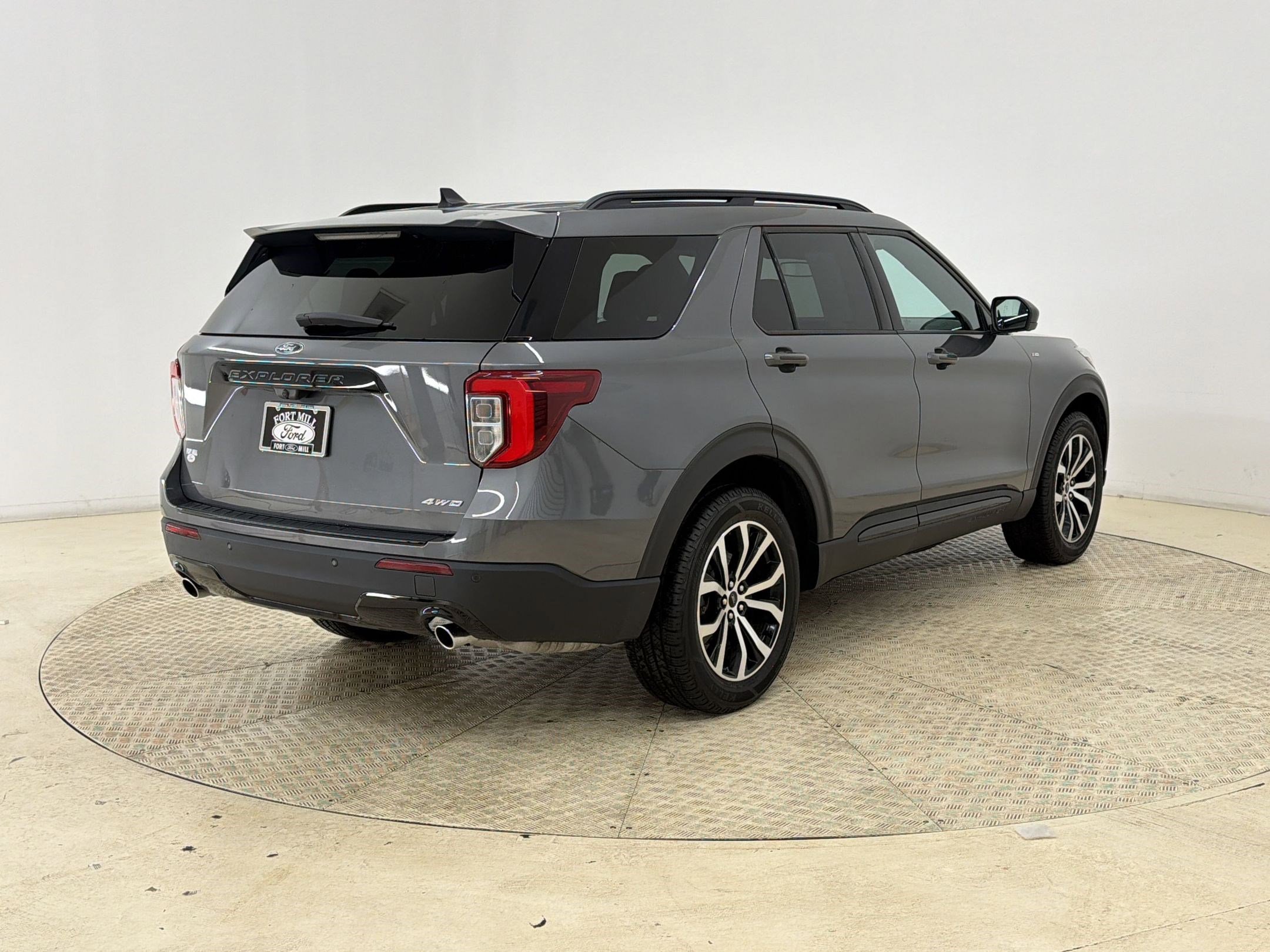 Certified 2023 Ford Explorer ST-Line AWD/4WD image 9