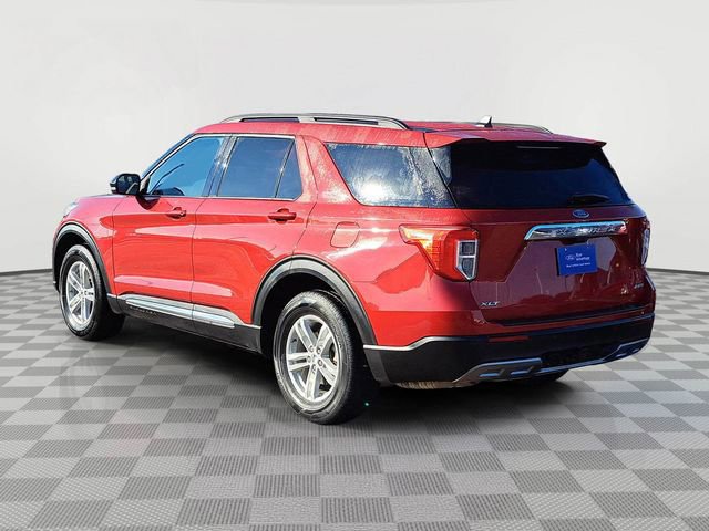 Certified 2023 Ford Explorer XLT w/ Equipment Group 202A AWD/4WD image 3