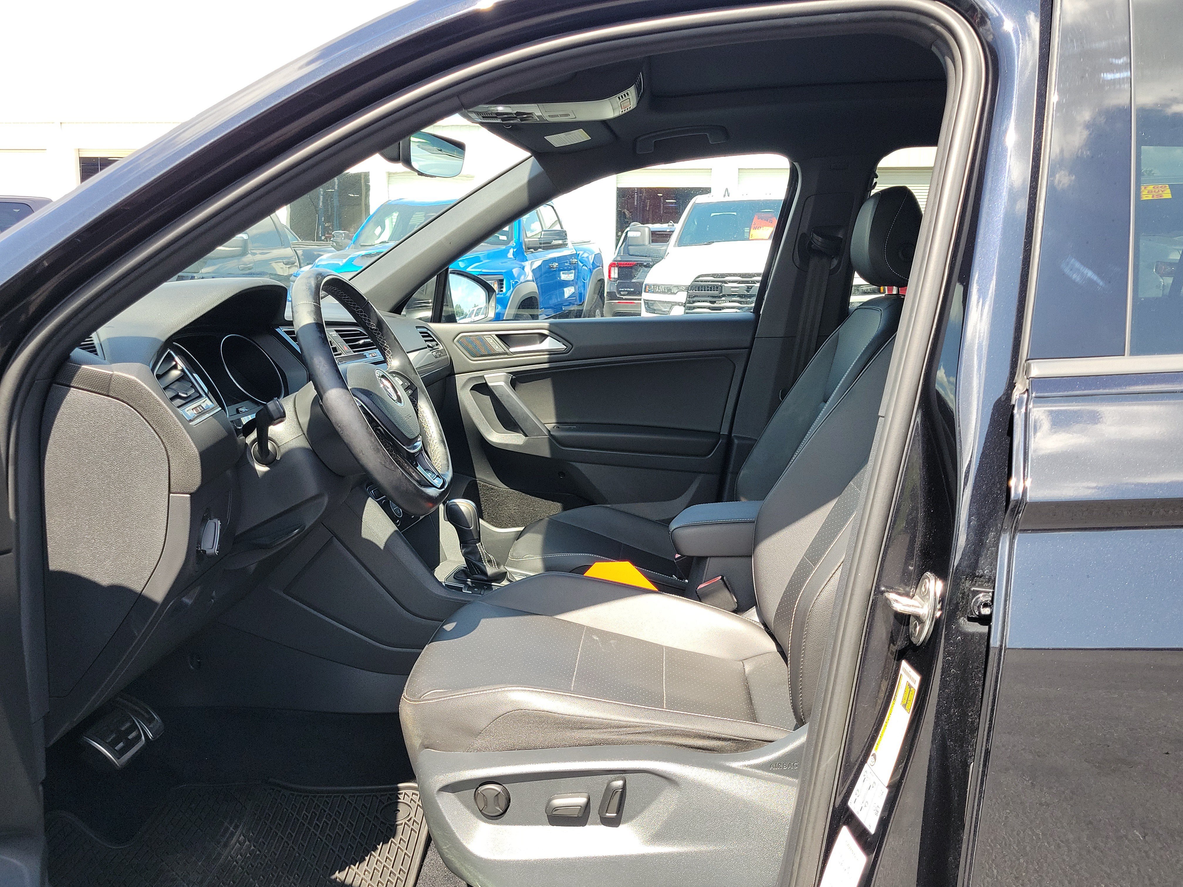 Used 2021 Volkswagen Tiguan SE R-Line AWD/4WD image 20
