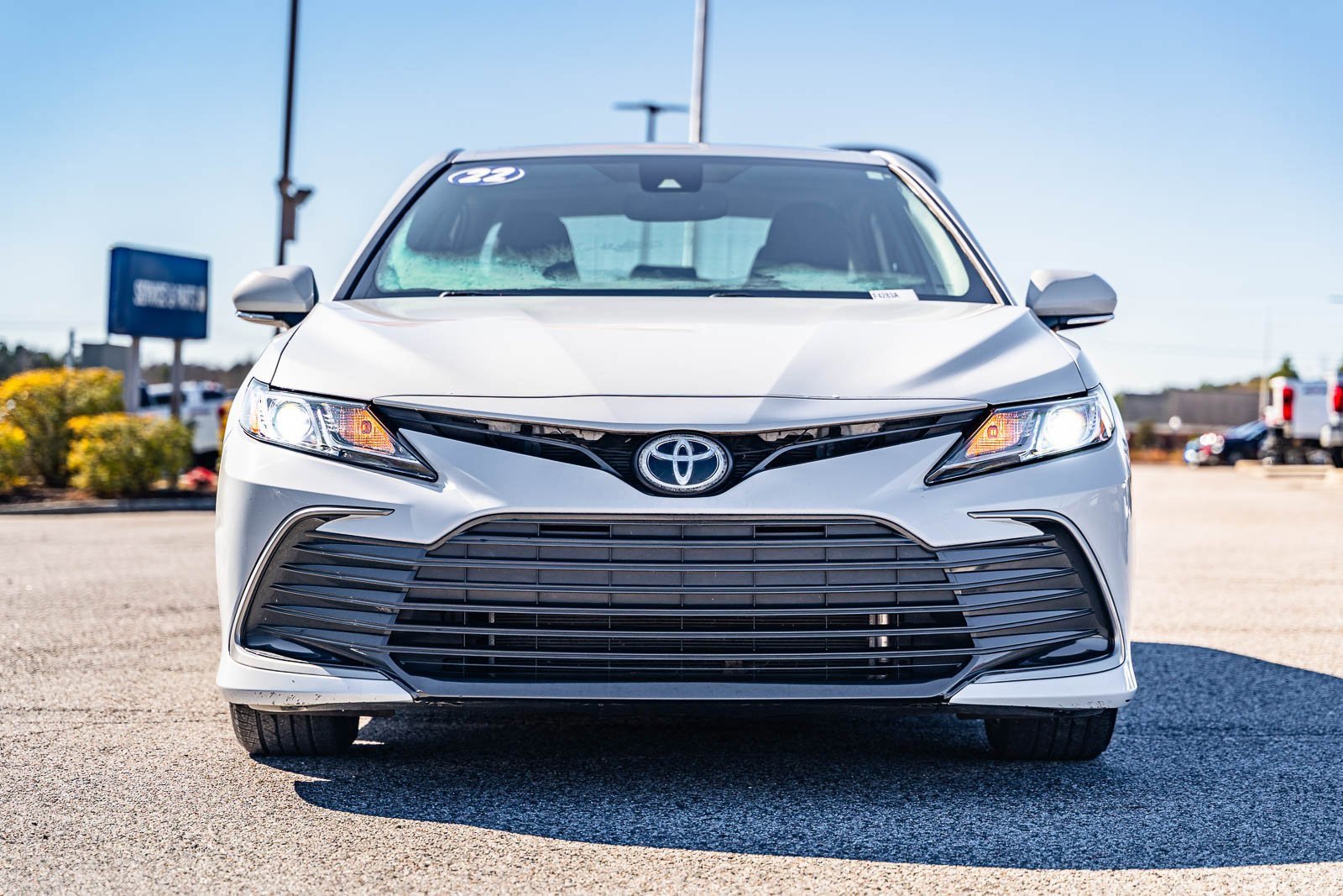 Used 2022 Toyota Camry LE image 8