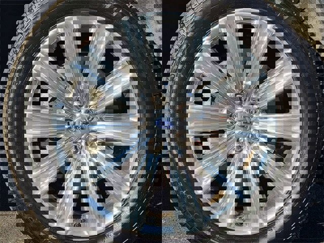 Certified 2022 Ford Explorer Limited w/ Equipment Group 301A image 17