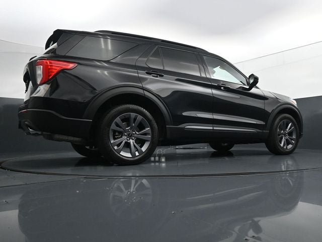 Certified 2023 Ford Explorer XLT w/ Equipment Group 202A AWD/4WD image 38