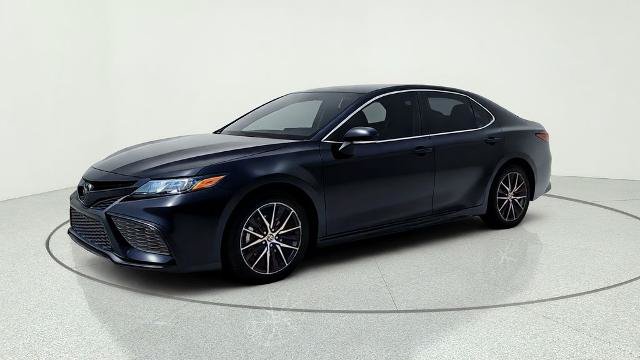 Used 2024 Toyota Camry SE FWD image 3