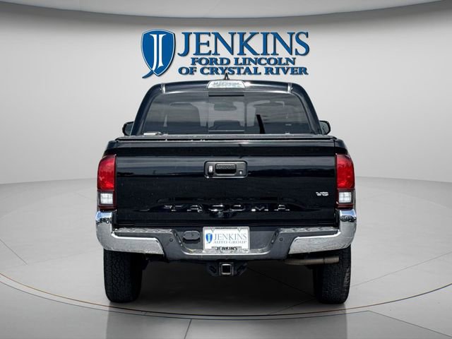 Used 2018 Toyota Tacoma SR5 RWD image 11