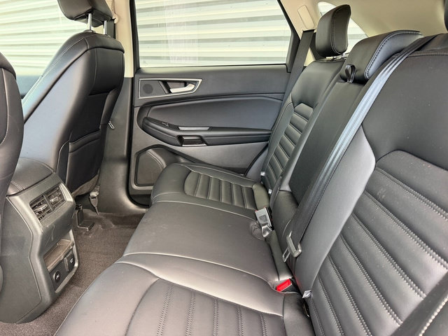 Certified 2024 Ford Edge SEL w/ Convenience Package AWD/4WD image 17