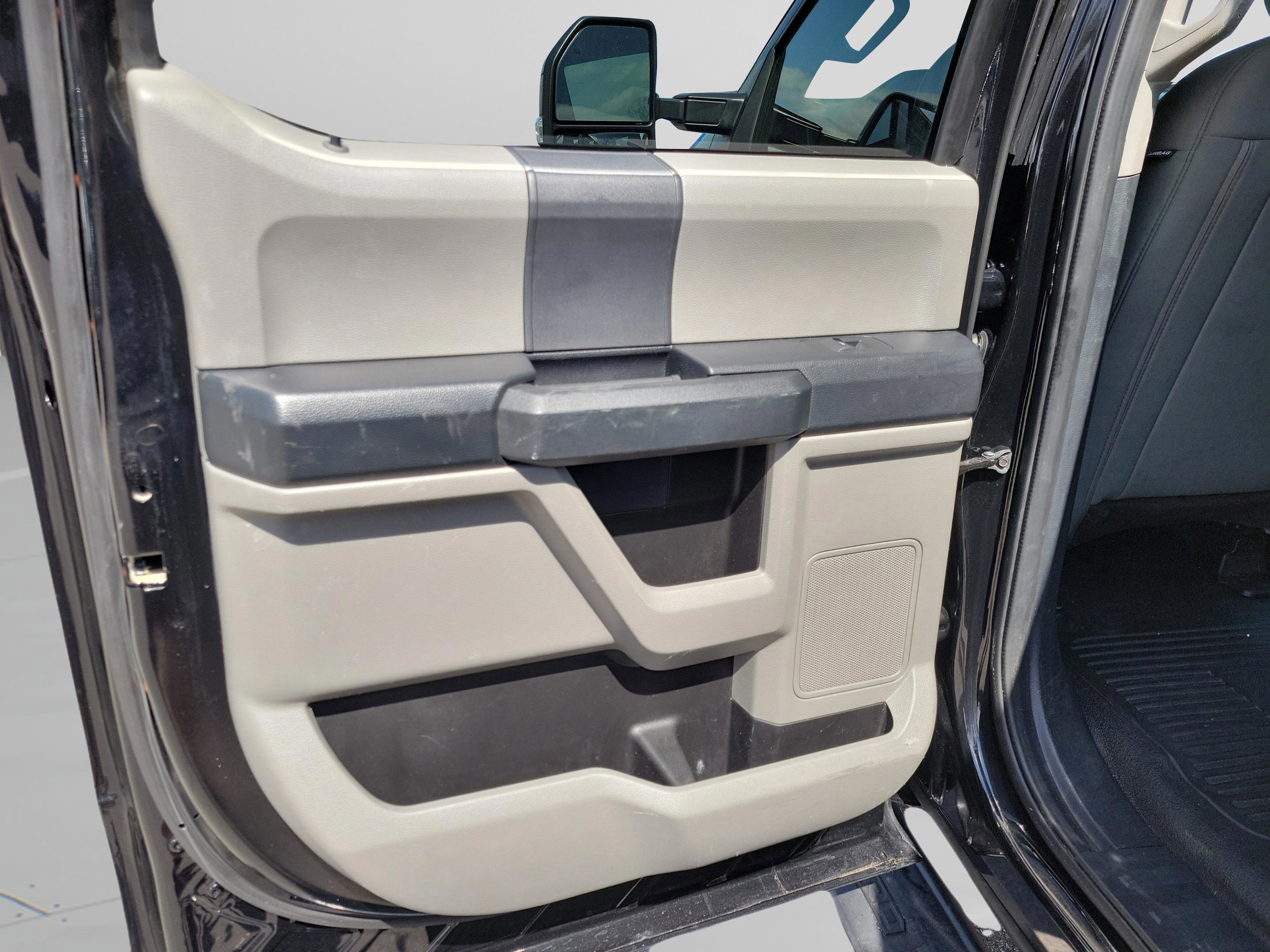 Certified 2022 Ford F350 XL w/ Power Equipment Group image 18