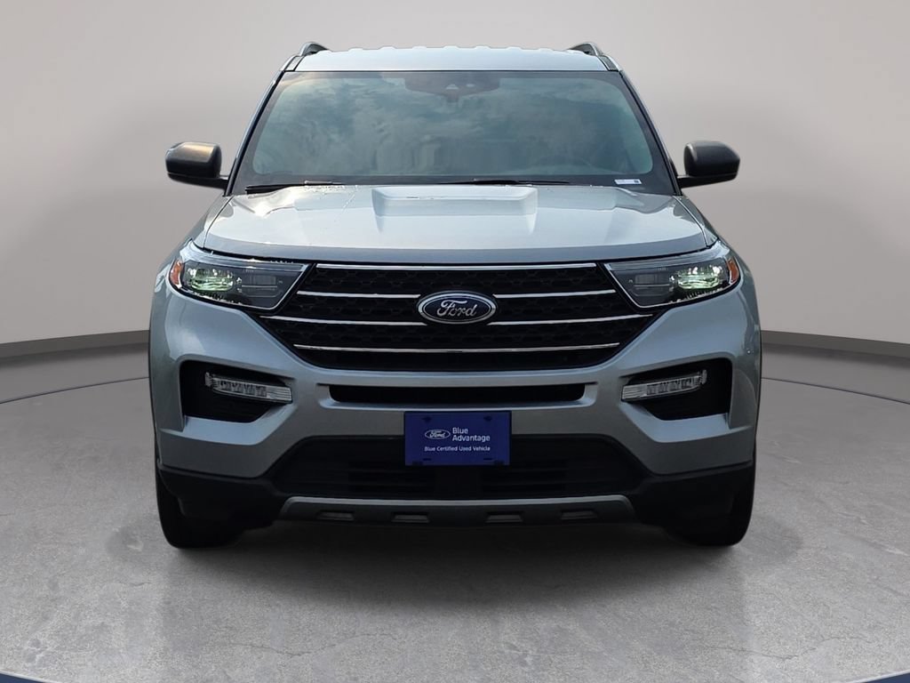 Certified 2022 Ford Explorer XLT w/ Equipment Group 202A AWD/4WD image 2