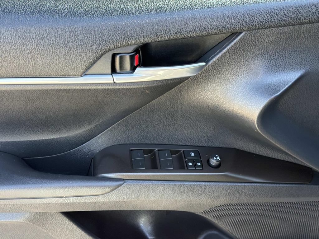 Used 2023 Toyota Camry SE FWD image 23