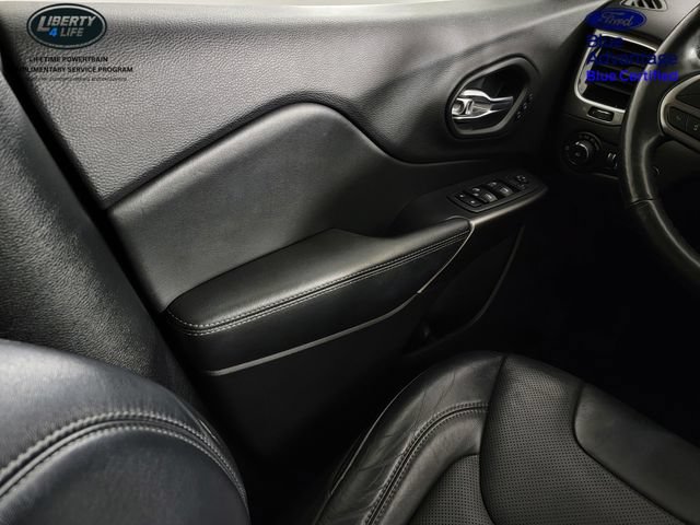 Used 2020 Jeep Cherokee Limited AWD/4WD image 31