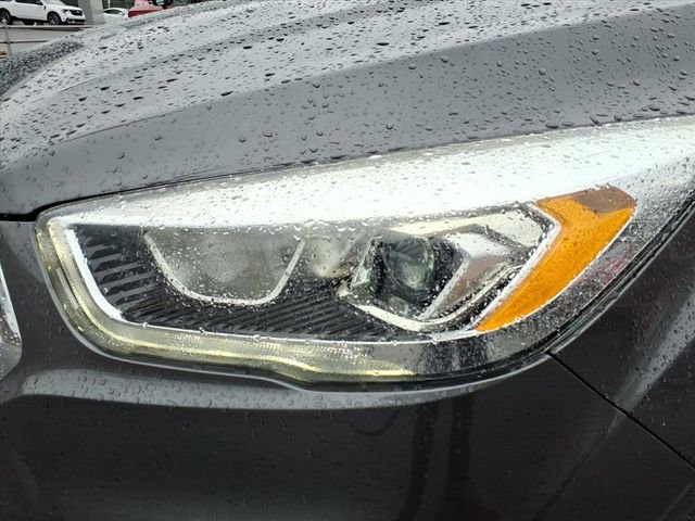 Certified 2017 Ford Escape SE w/ Equipment Group 201A image 16